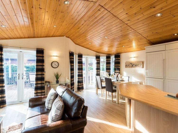 Windermere Retreat - White Cross Bay Holiday Park Exterior foto