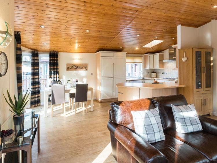 Windermere Retreat - White Cross Bay Holiday Park Exterior foto