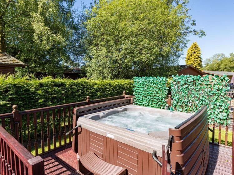 Windermere Retreat - White Cross Bay Holiday Park Exterior foto